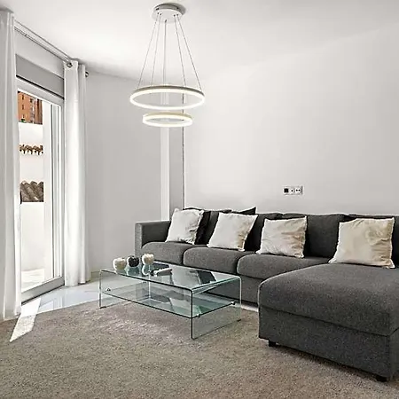 Appartement Elegant By Harbour By Costarentals *